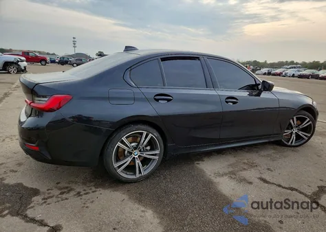 2021 BMW 330Xi z USA, uszkodzony, nr VIN 3MW5R7J05M8B95606